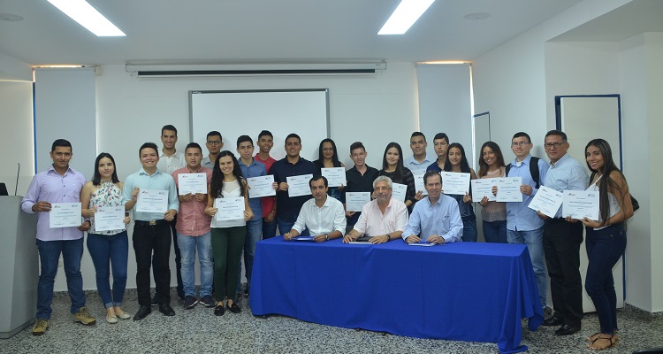 La Universidad de Ibagué, por medio de su oficina de Responsabilidad Social Integral, entregó este martes las becas Cémex del periodo 2018-A a 22 estudiantes de ingenierías Industrial, Civil y Mecánica con alto rendimiento académico.